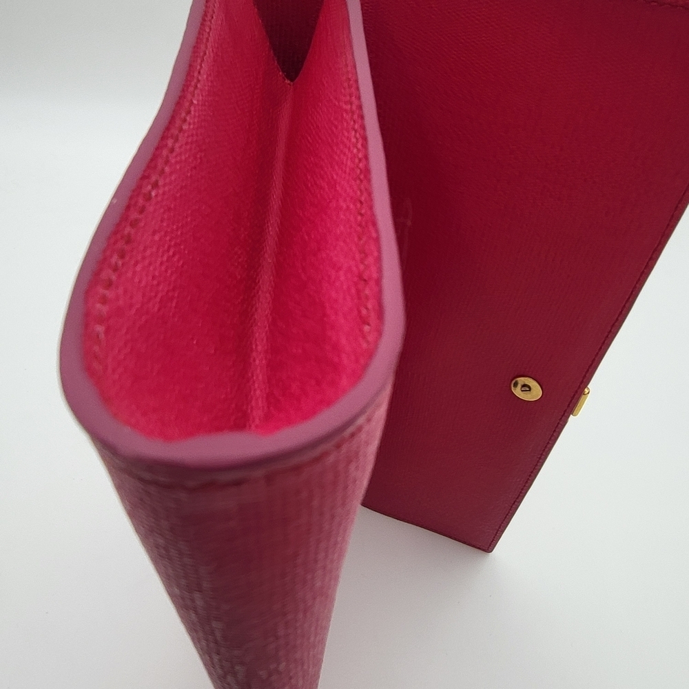 YVES  SAINT LAURENTCalfskin Classic Y Ligne Clutch Fuchsia..Authentic... - Picture 12 of 16